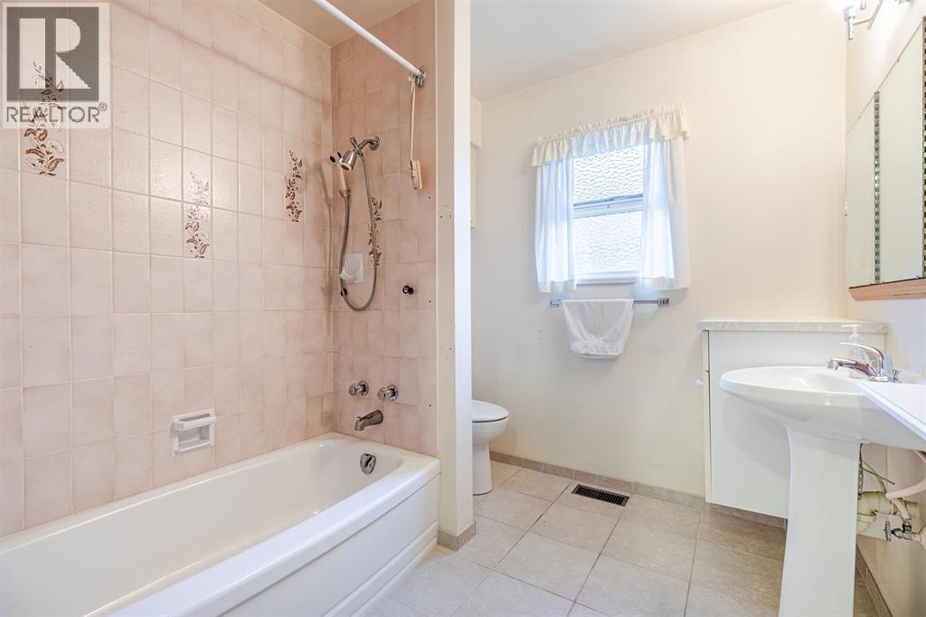 5482 Rhodes Street, Vancouver, British Columbia V5R 3N9 - Photo 30 - R3164546