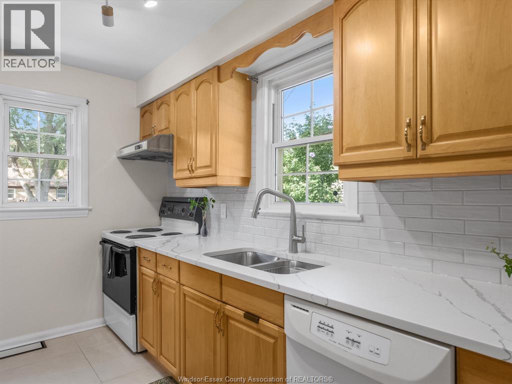 3265 Longfellow Avenue, Windsor, Ontario  N9E 2L7 - Photo 12 - 26022421