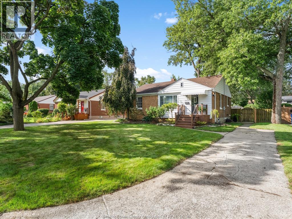 3265 Longfellow Avenue, Windsor, Ontario  N9E 2L7 - Photo 3 - 26022421