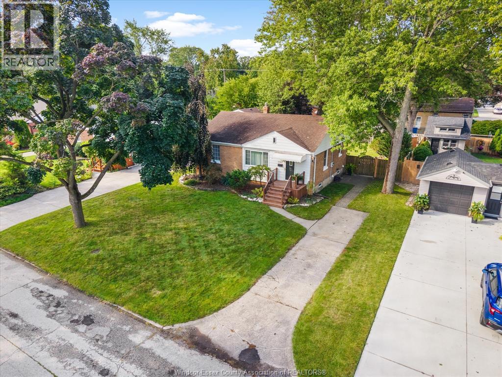 3265 Longfellow Avenue, Windsor, Ontario  N9E 2L7 - Photo 4 - 26022421