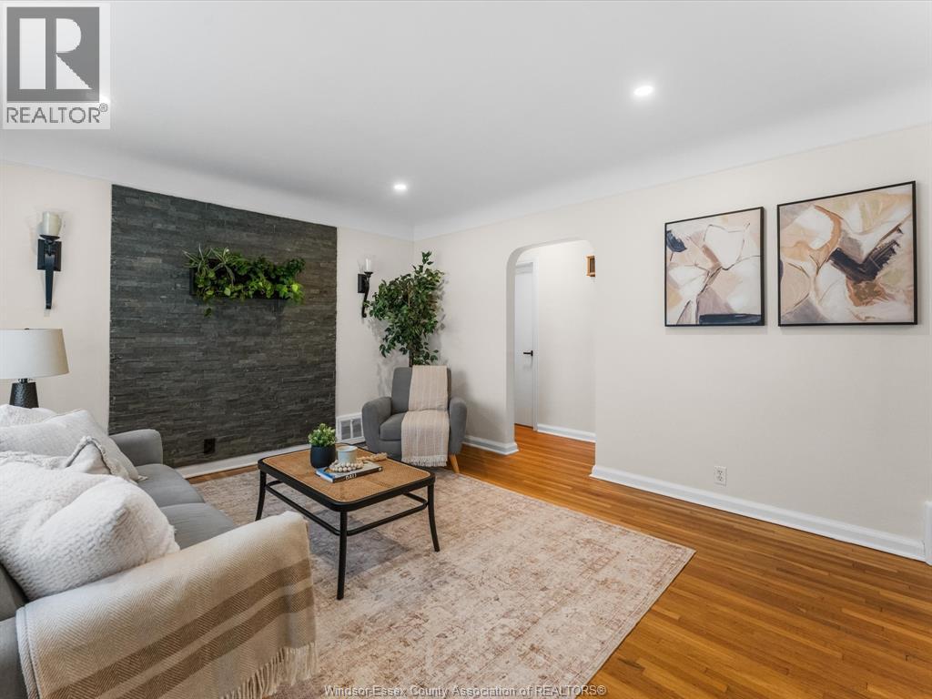 3265 Longfellow Avenue, Windsor, Ontario  N9E 2L7 - Photo 6 - 26022421