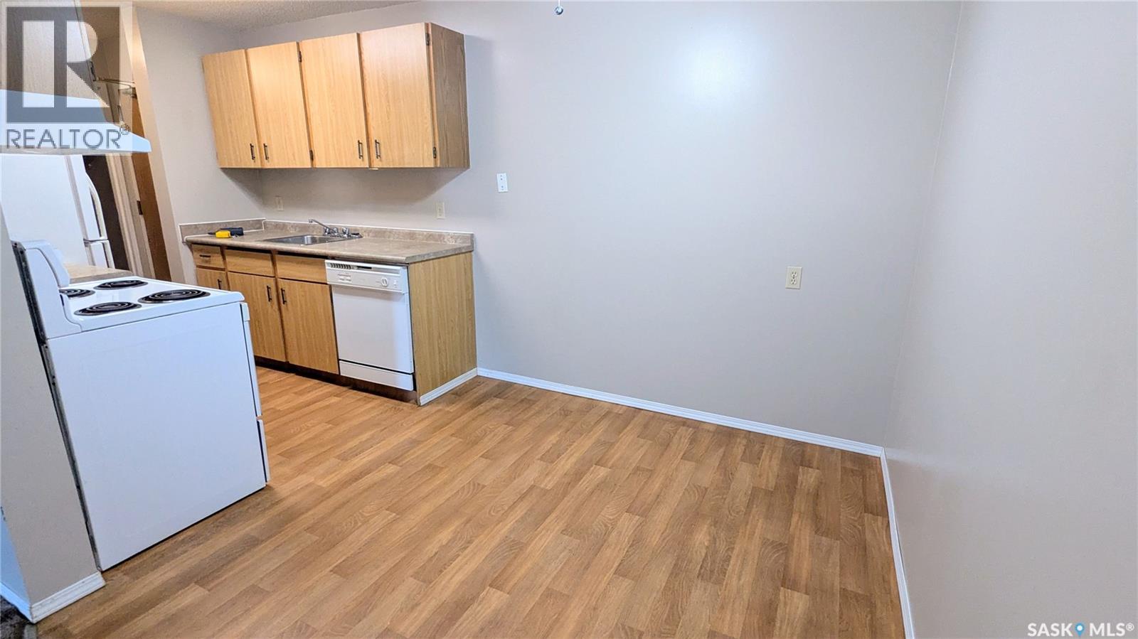 631 310 Stillwater Drive, Saskatoon, Saskatchewan  S7J 4H7 - Photo 4 - SK048340