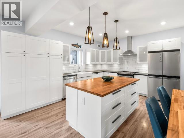 146 SYBIL CIRCLE photo 12