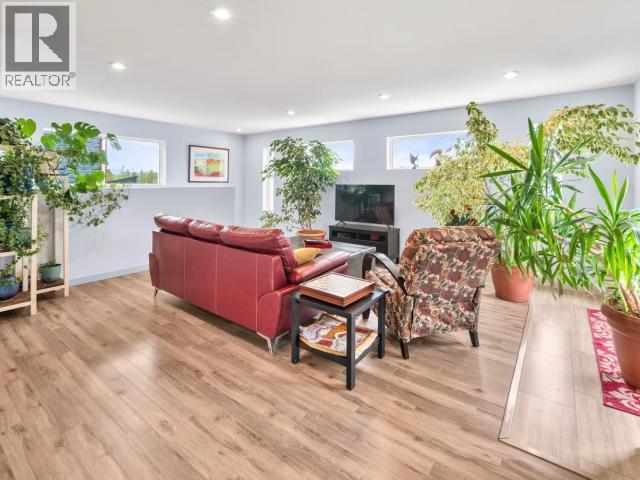 146 SYBIL CIRCLE photo 24