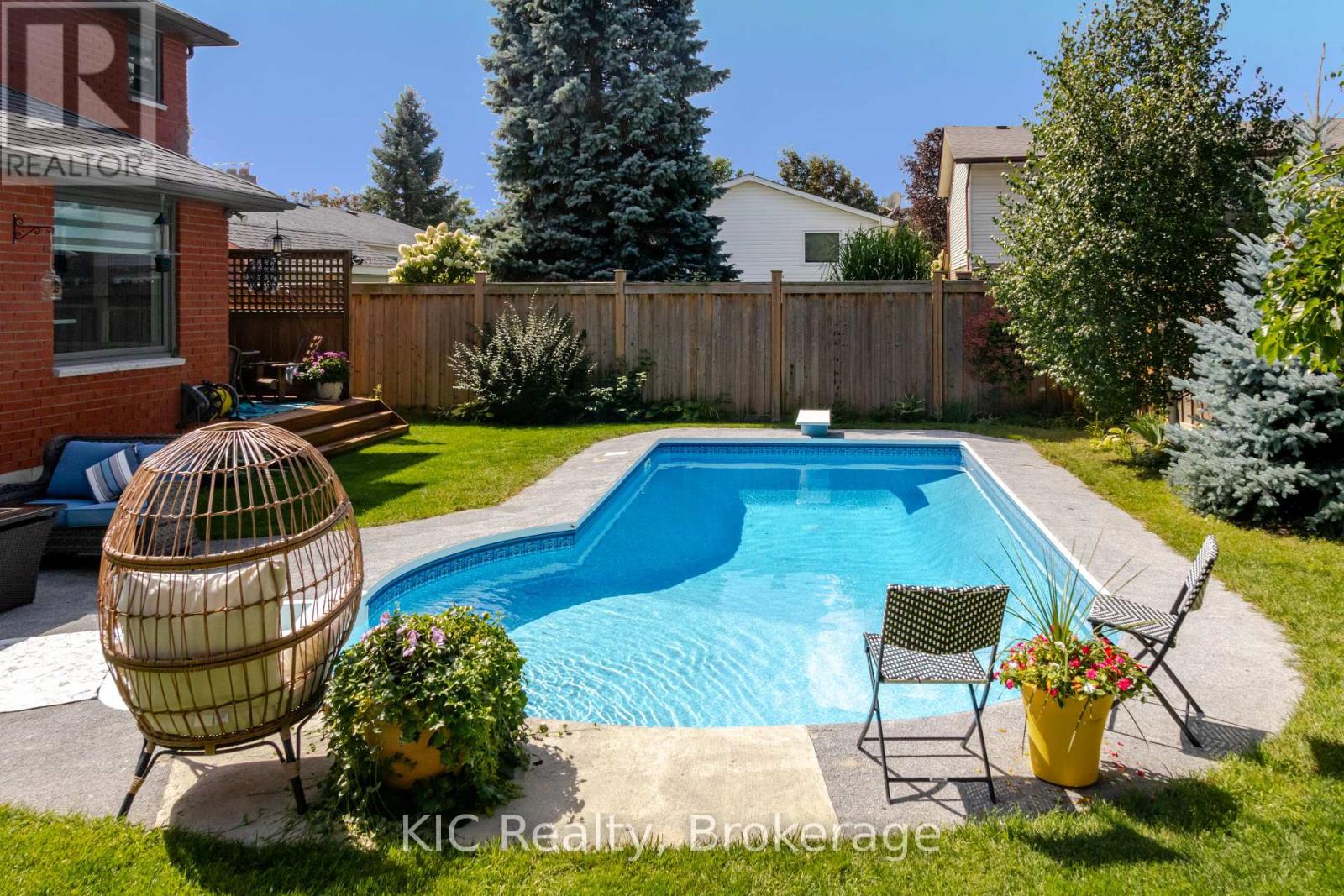 2138 Lorraine Drive, Peterborough, Ontario  K9L 1X4 - Photo 2 - X13778368