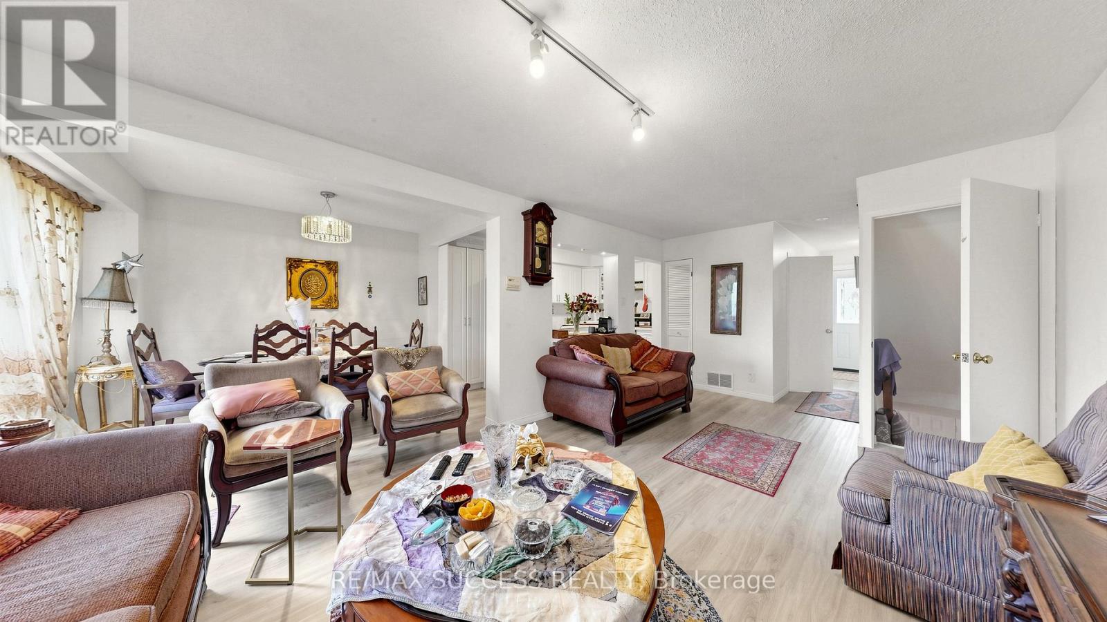 19 - 2617 Windwood Drive, Mississauga, Ontario  L5N 2K6 - Photo 9 - W13410658