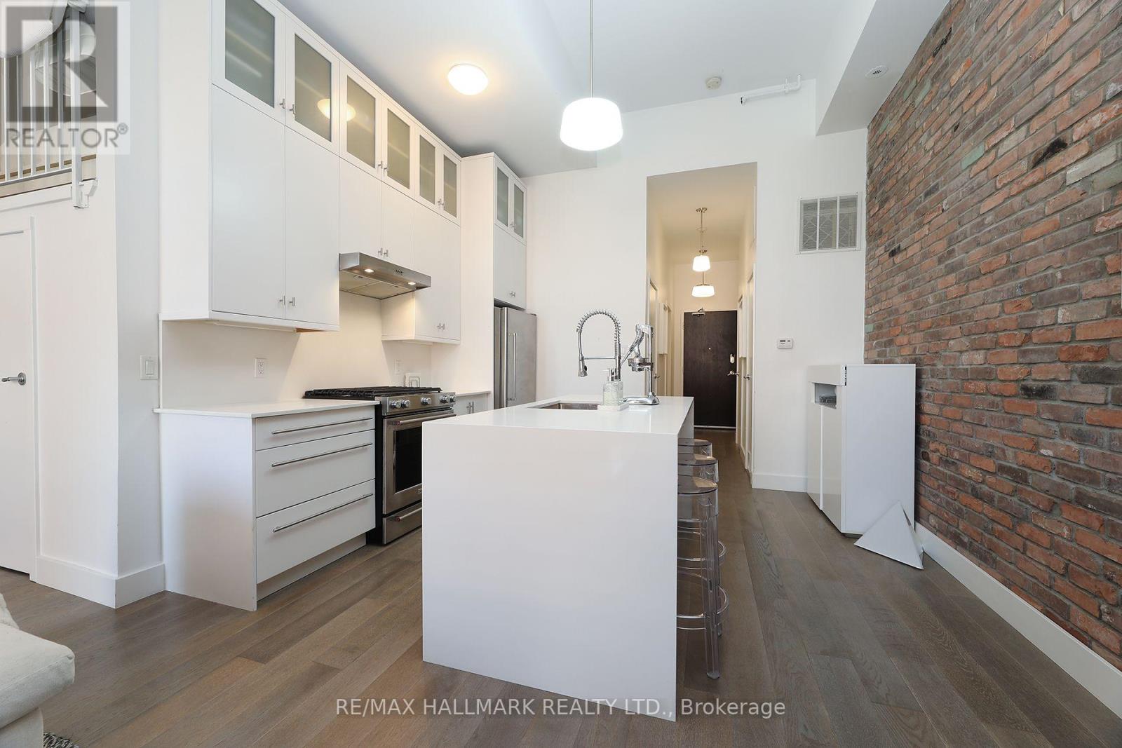 204 - 1842 QUEEN STREET E, Toronto, Ontario