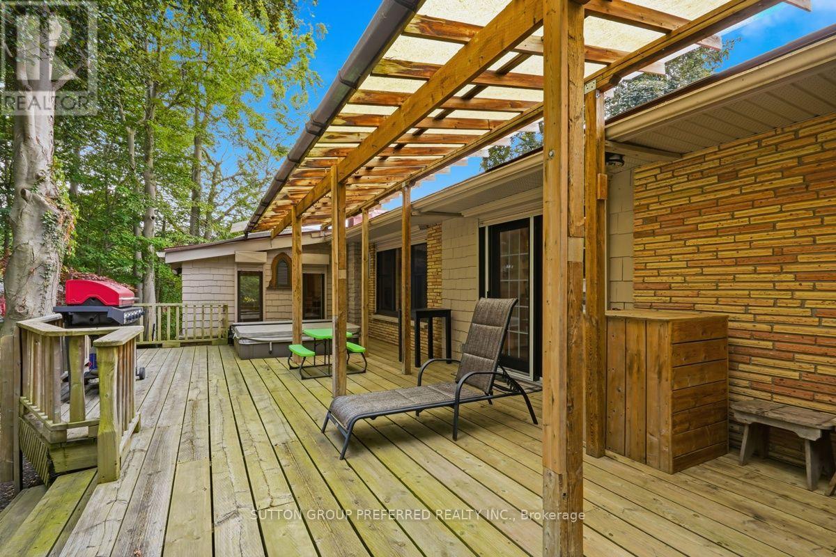 7 Metamora Crescent, London North, Ontario  N6G 1R2 - Photo 36 - X13778372