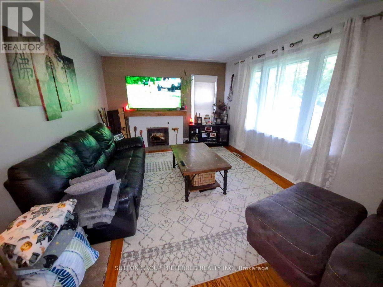 208 Linwood Street, London East, Ontario N5Y 1W6 - Photo 3 - X13778410