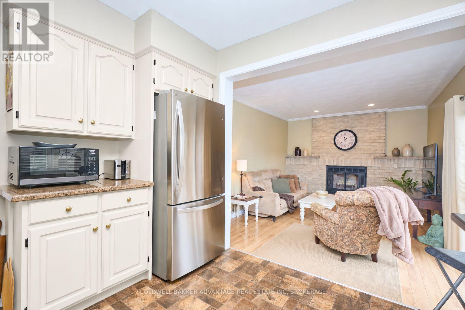28 Dixon Crescent, Welland, Ontario  L3C 6P4 - Photo 7 - X13643594