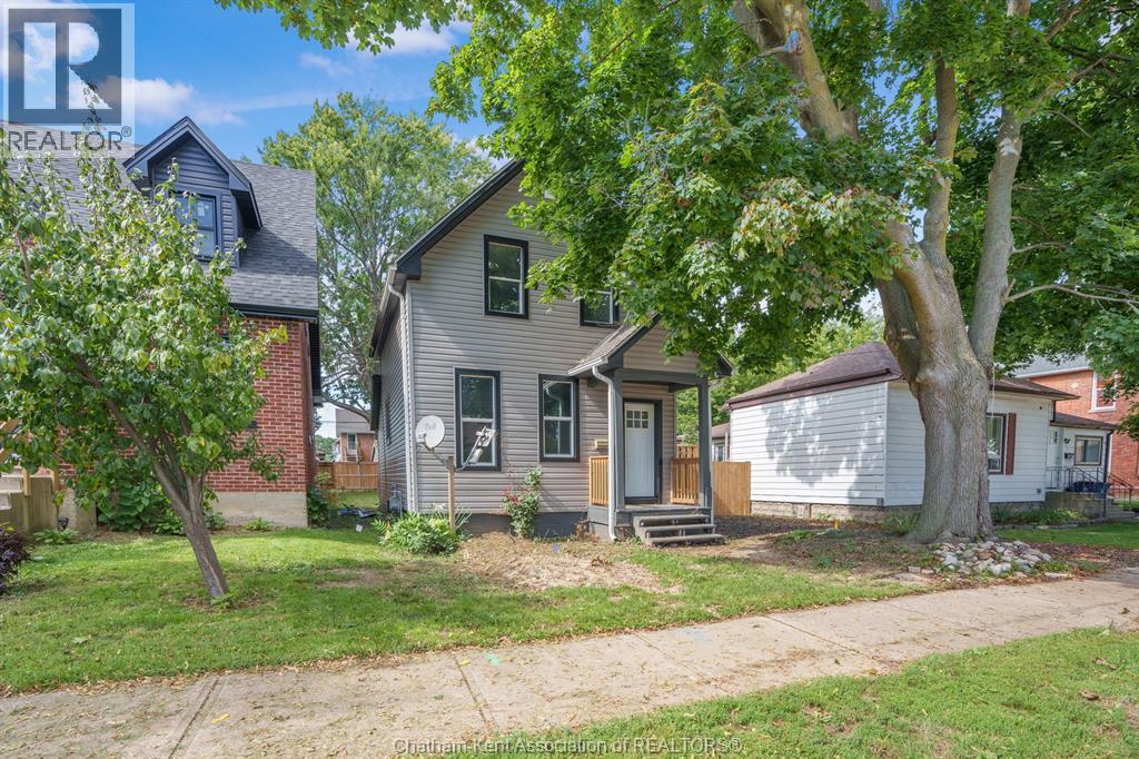 MLS# 26022395: 87 Gray STREET, Chatham, Canada