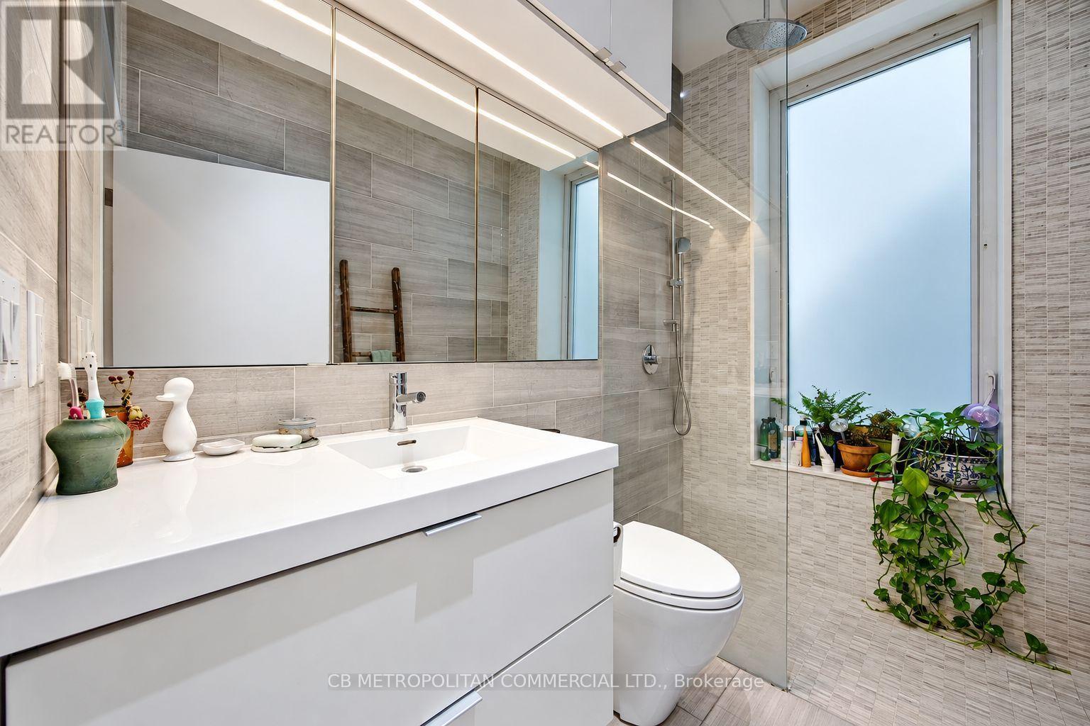 1024 Queen Street W, Toronto, Ontario M6J 1H6 - Photo 23 - C13778414