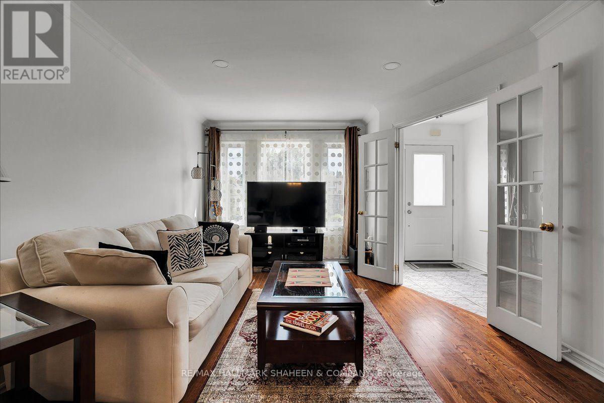 50 Dunkirk Road, Toronto, Ontario  M4C 2M3 - Photo 3 - E13778346