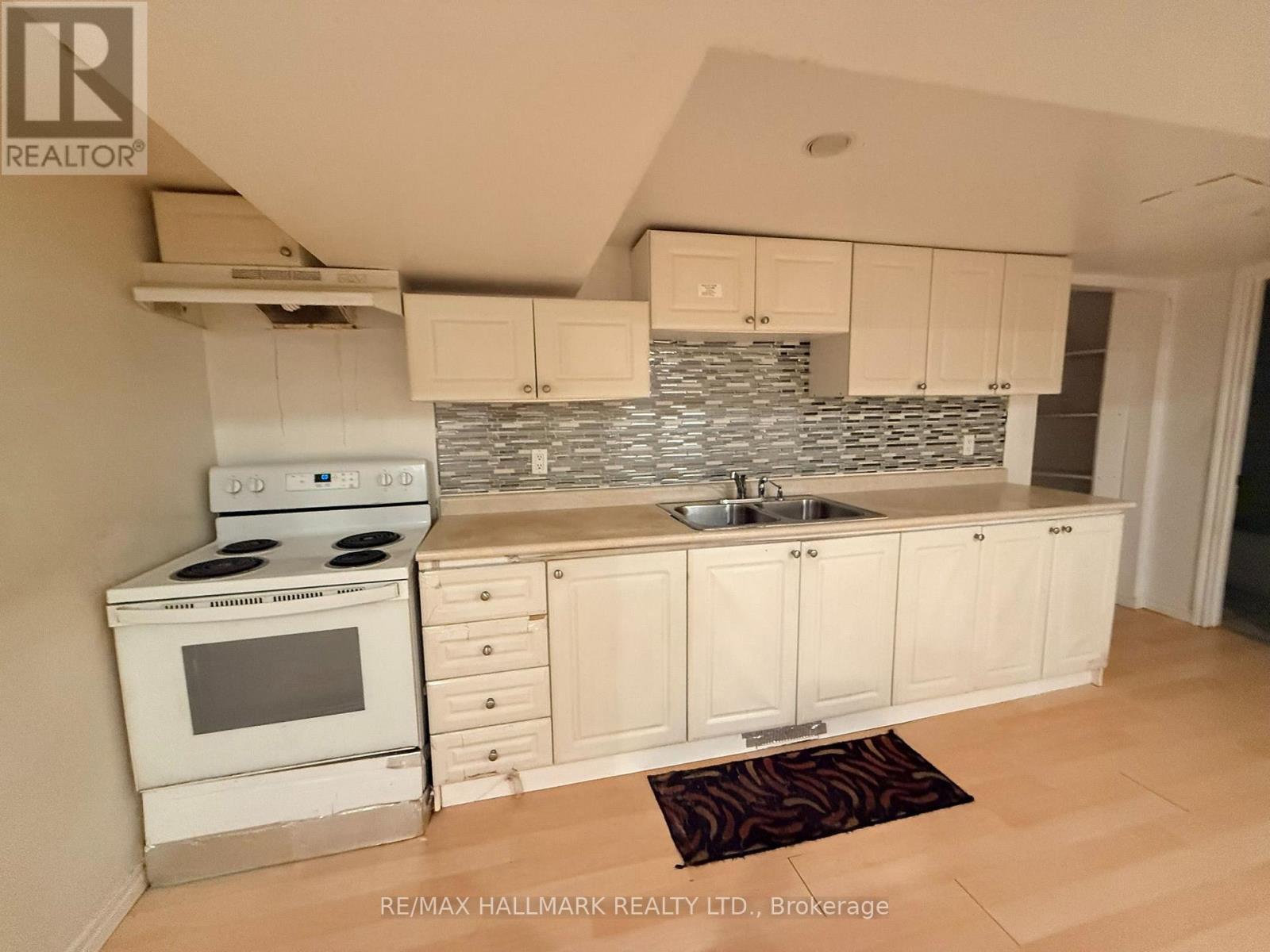 14 Lombardy Crescent, Toronto, Ontario  M1K 4N8 - Photo 13 - E13778384