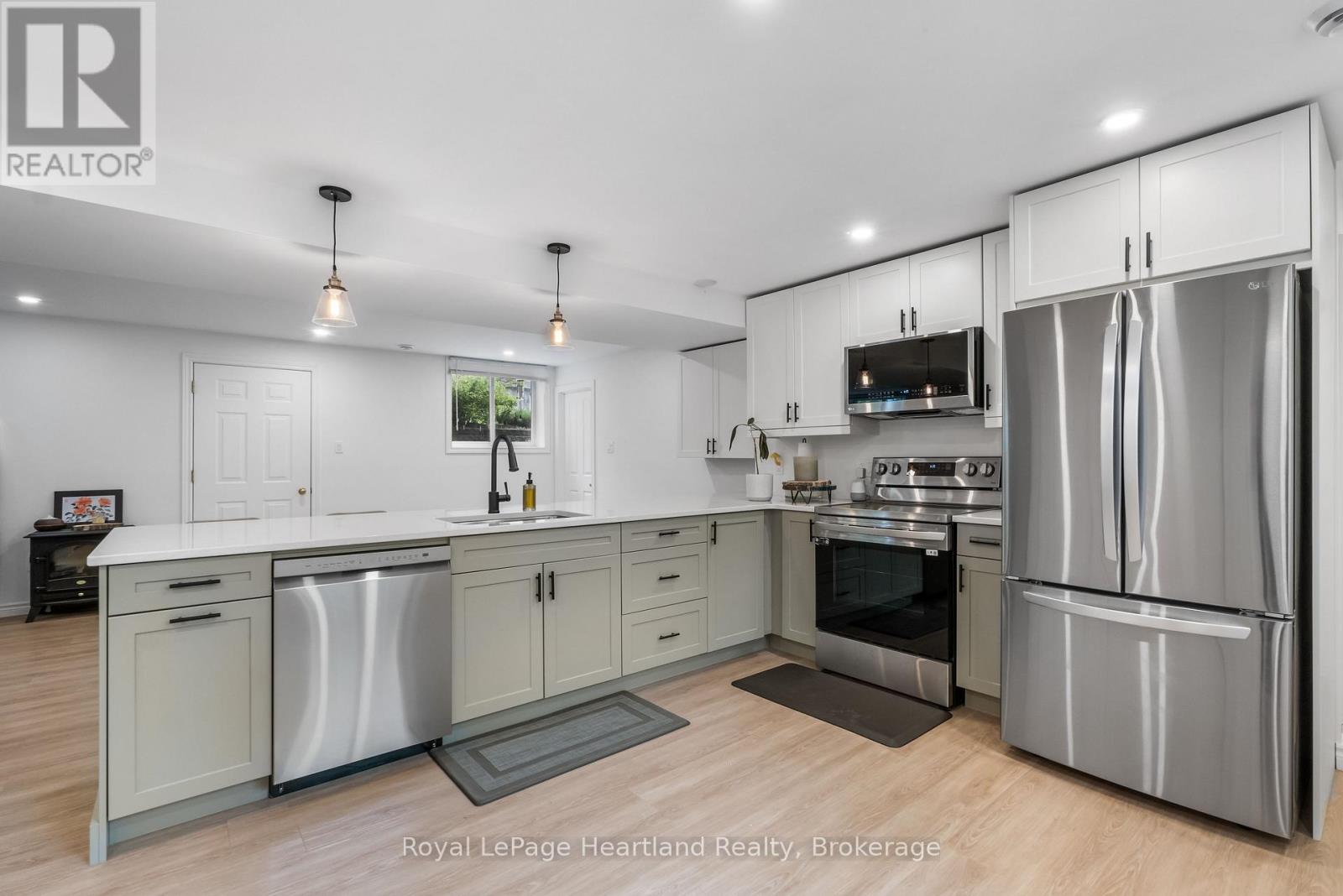 2 - 43 Raglan Street E, Goderich (Goderich (Town)), Ontario  N7A 1G6 - Photo 2 - X13778484