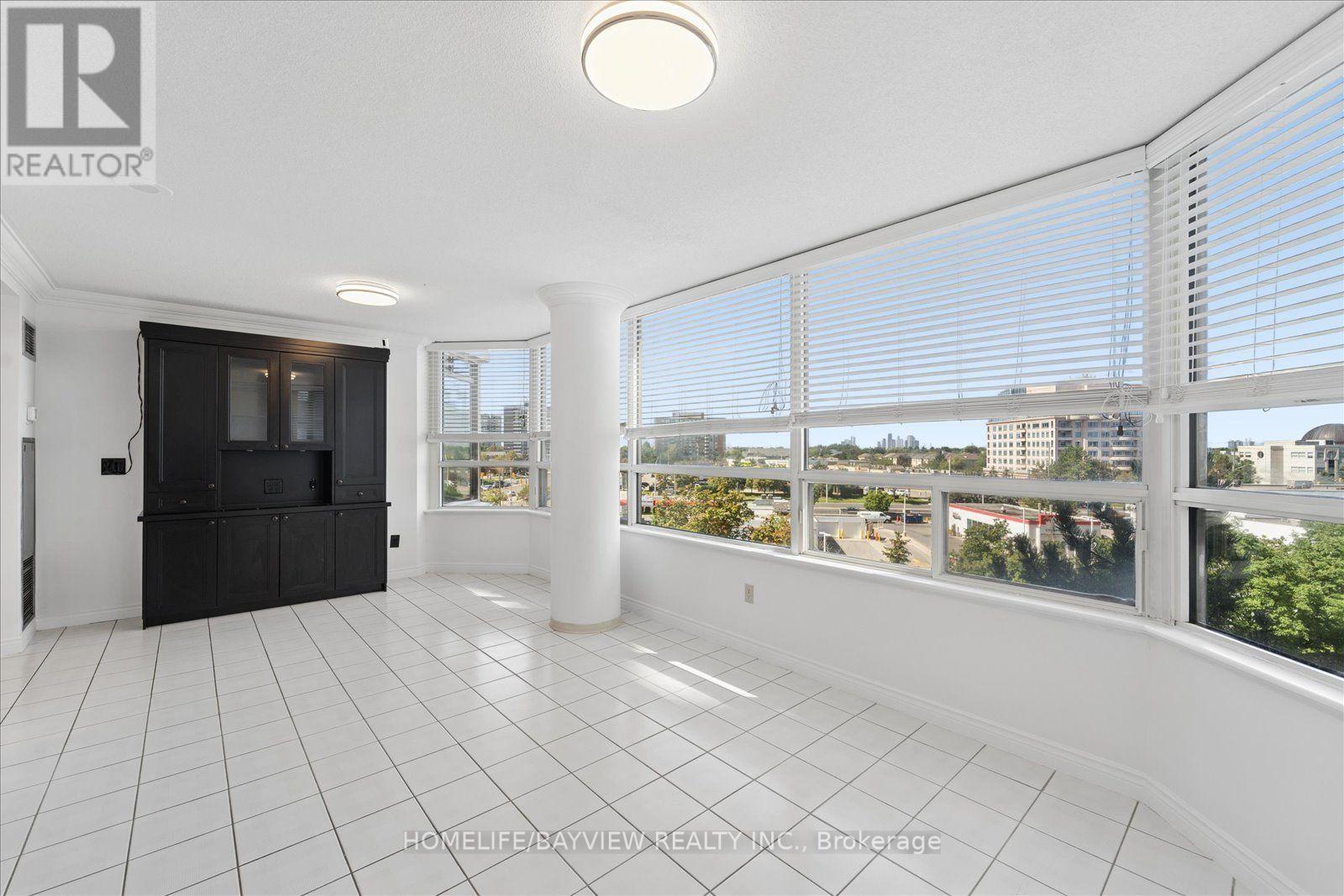 515 - 7 Townsgate Drive, Vaughan (Crestwood-Springfarm-Yorkhill), Ontario  L4J 7Z9 - Photo 12 - N13778434