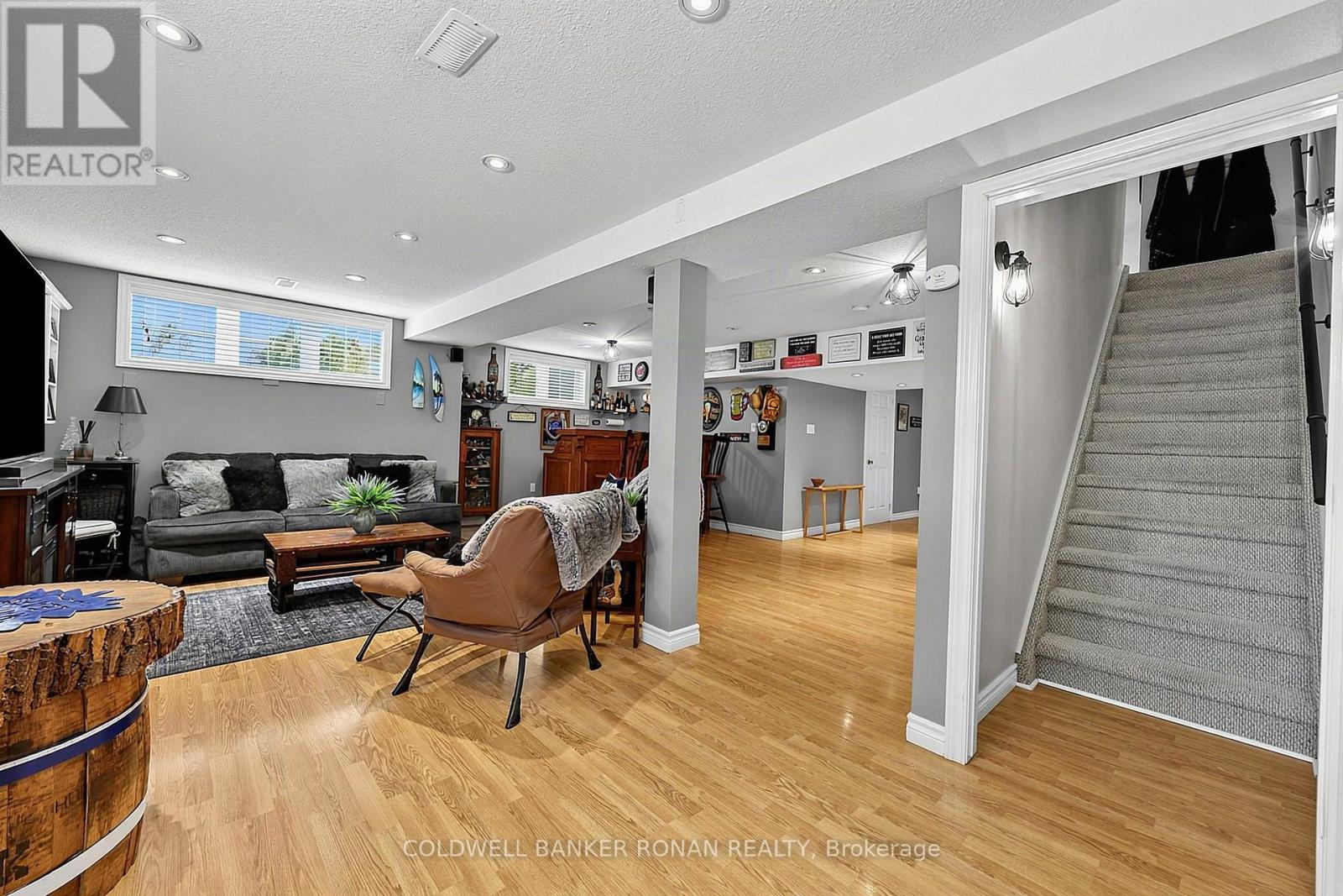 65 Burbank Circle, Adjala-Tosorontio, Ontario  L0M 1J0 - Photo 17 - N13778458