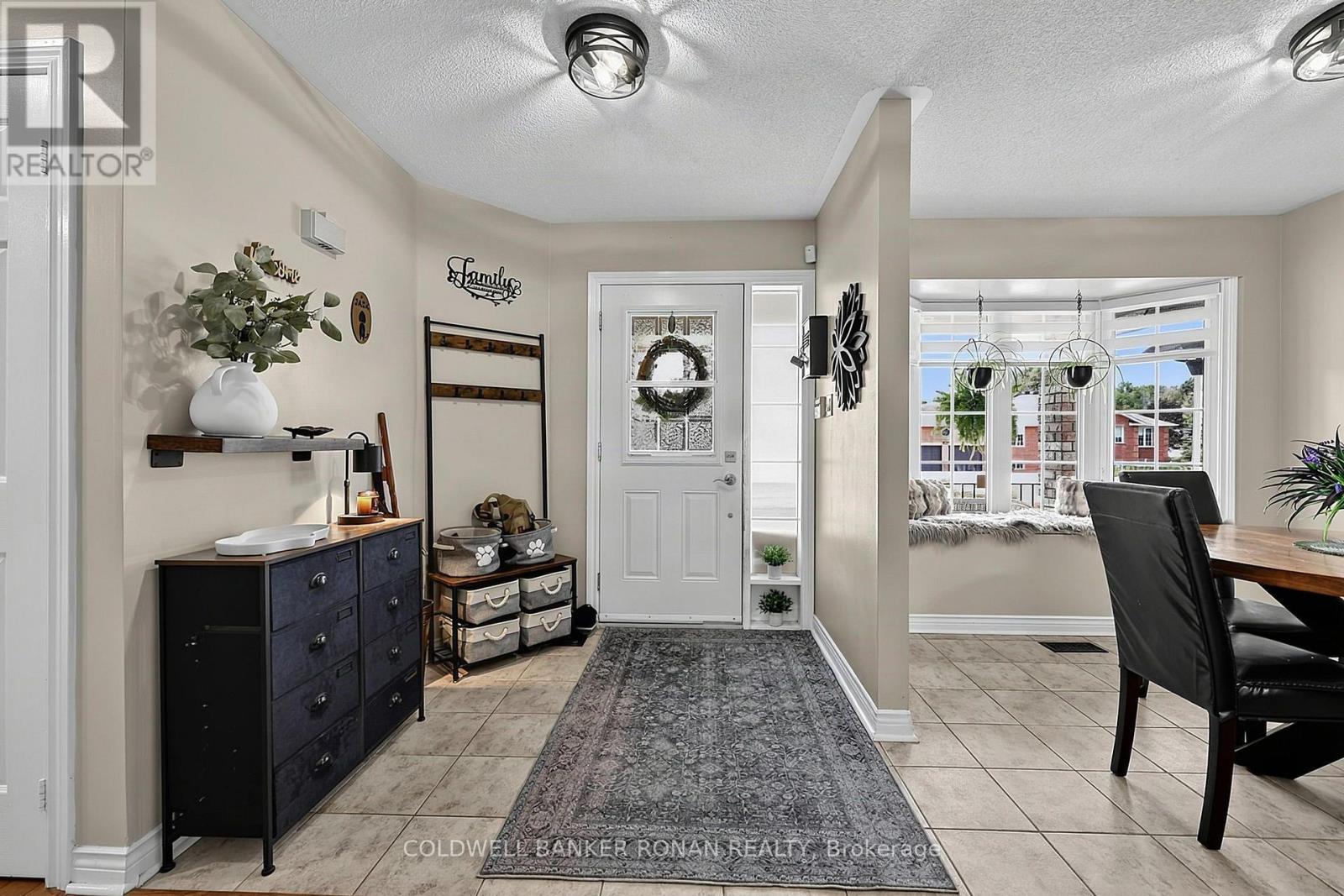 65 Burbank Circle, Adjala-Tosorontio, Ontario  L0M 1J0 - Photo 4 - N13778458