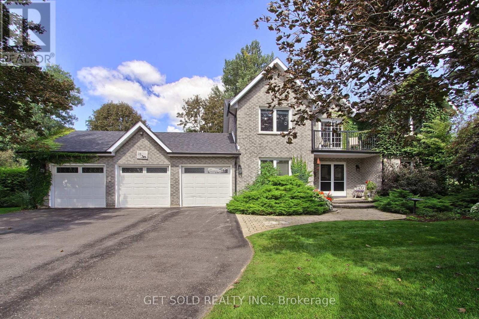 18 Whiteville Court, Whitchurch-Stouffville, Ontario L4A 7X4 - Photo 2 - N13778472