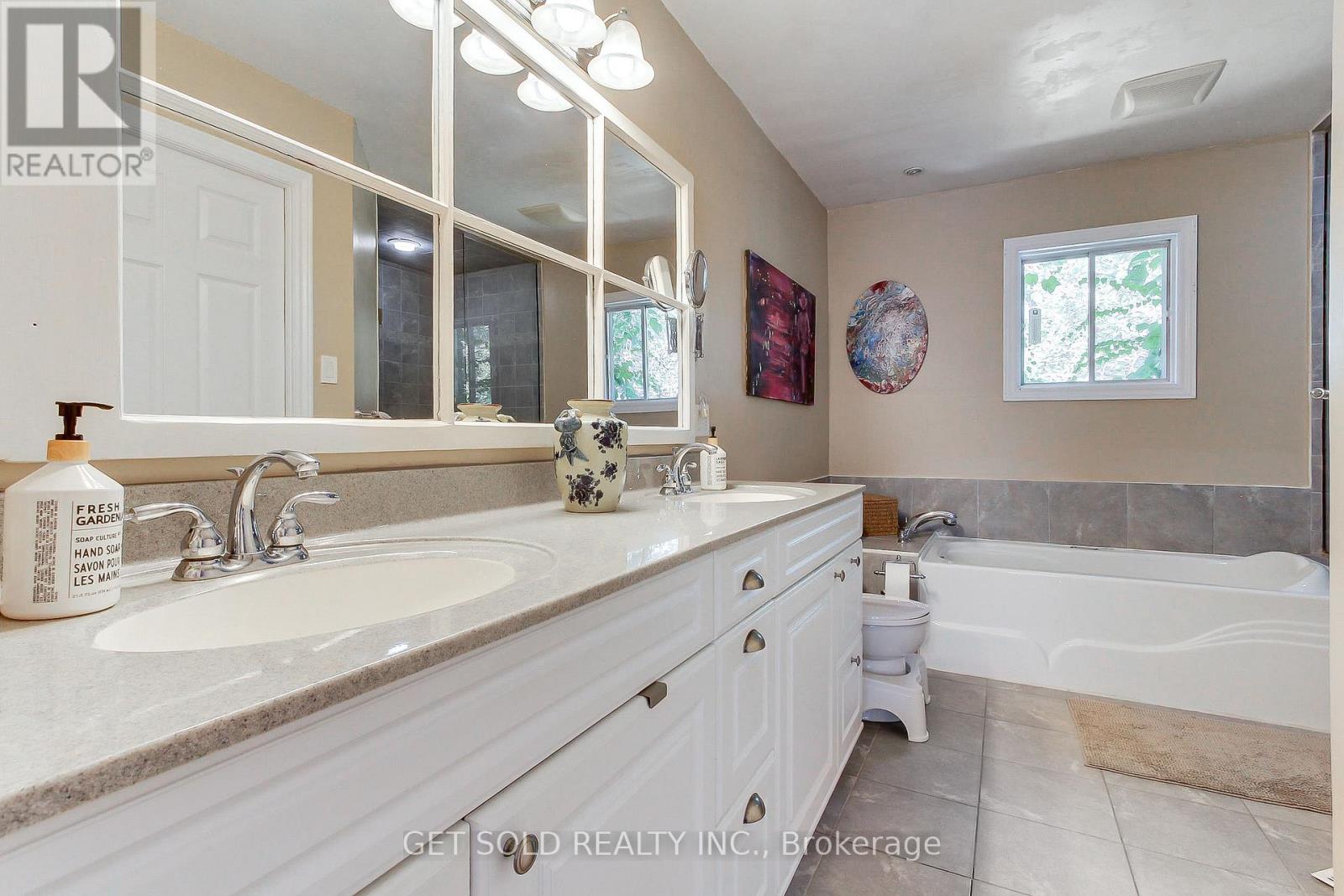 18 Whiteville Court, Whitchurch-Stouffville, Ontario L4A 7X4 - Photo 26 - N13778472