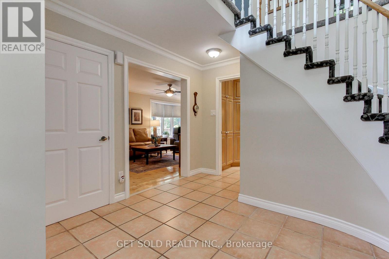 18 Whiteville Court, Whitchurch-Stouffville, Ontario L4A 7X4 - Photo 8 - N13778472