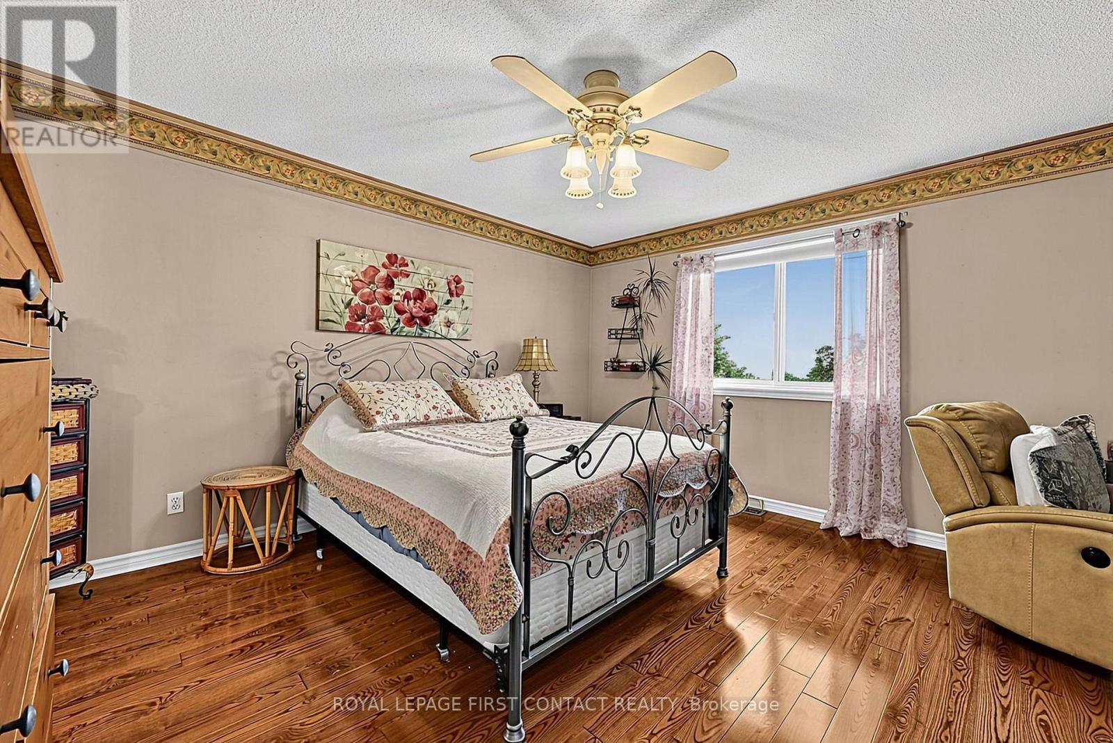 22 Logan Court, Barrie, Ontario L4N 8G9 - Photo 12 - S13778436