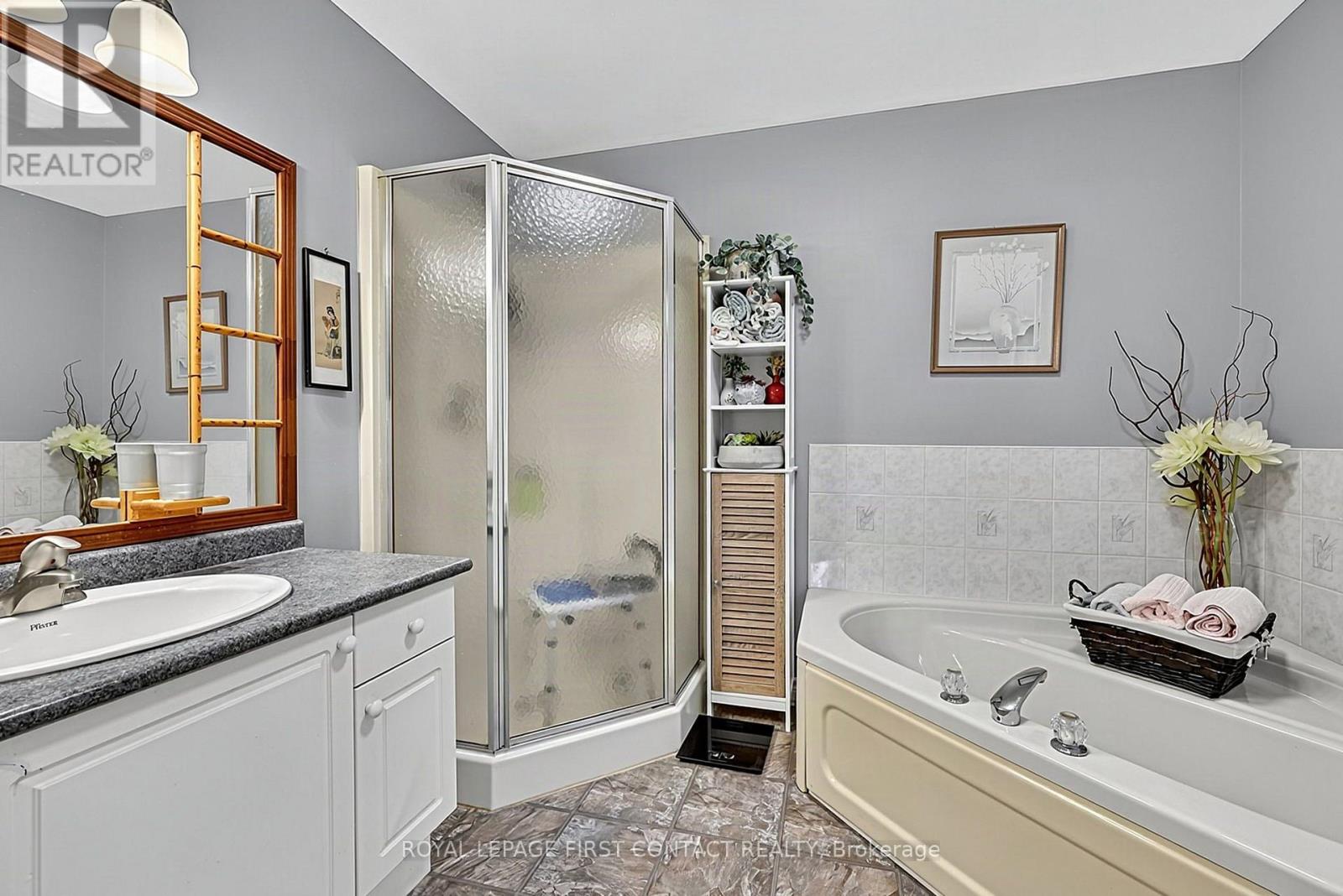 22 Logan Court, Barrie, Ontario L4N 8G9 - Photo 14 - S13778436