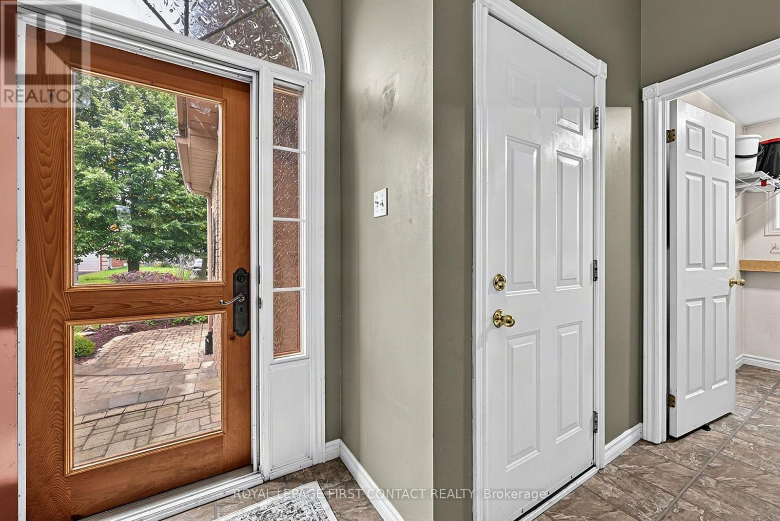 22 Logan Court, Barrie, Ontario L4N 8G9 - Photo 17 - S13778436