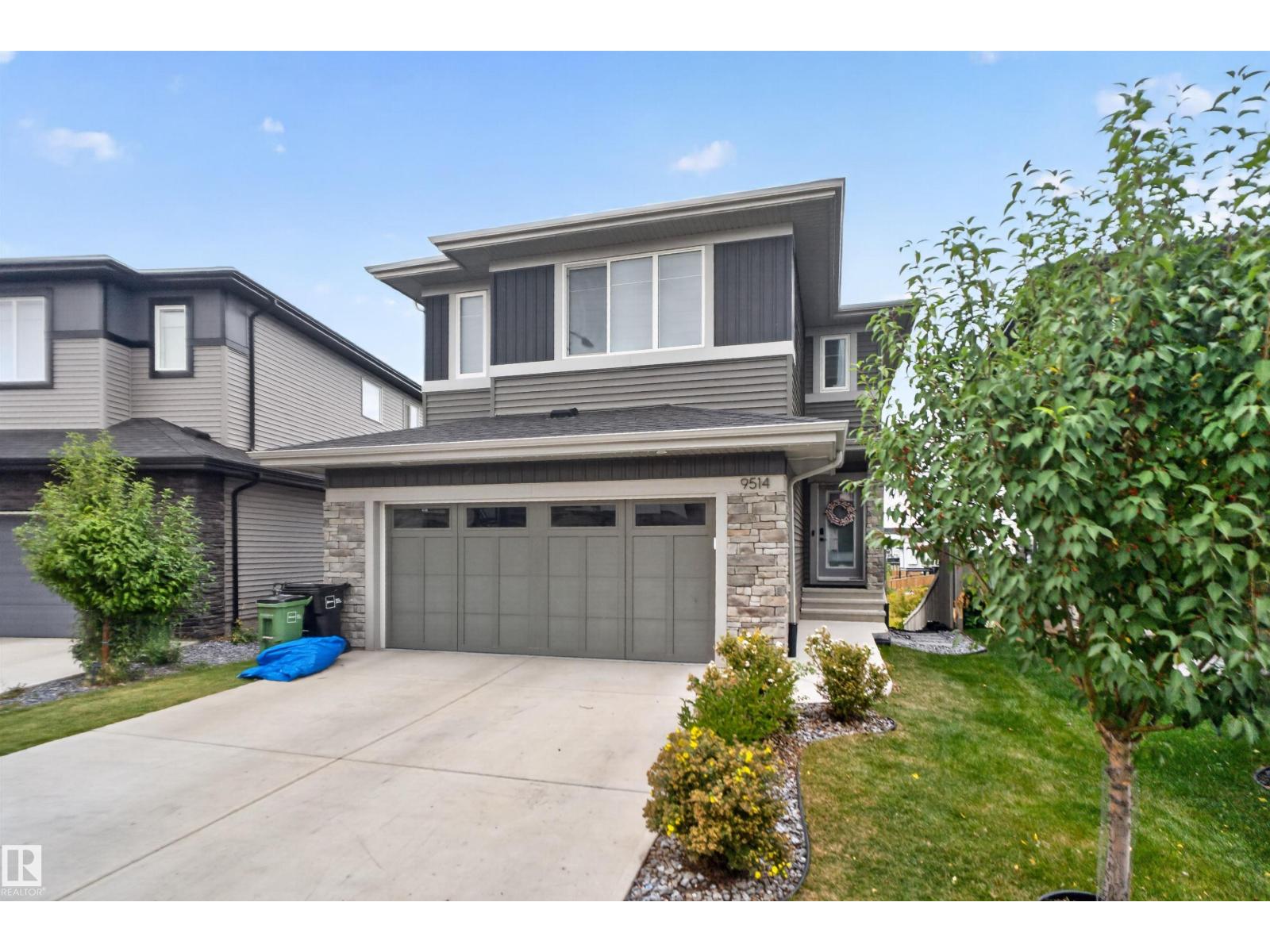 9514 PEAR CL SW, Edmonton, Alberta