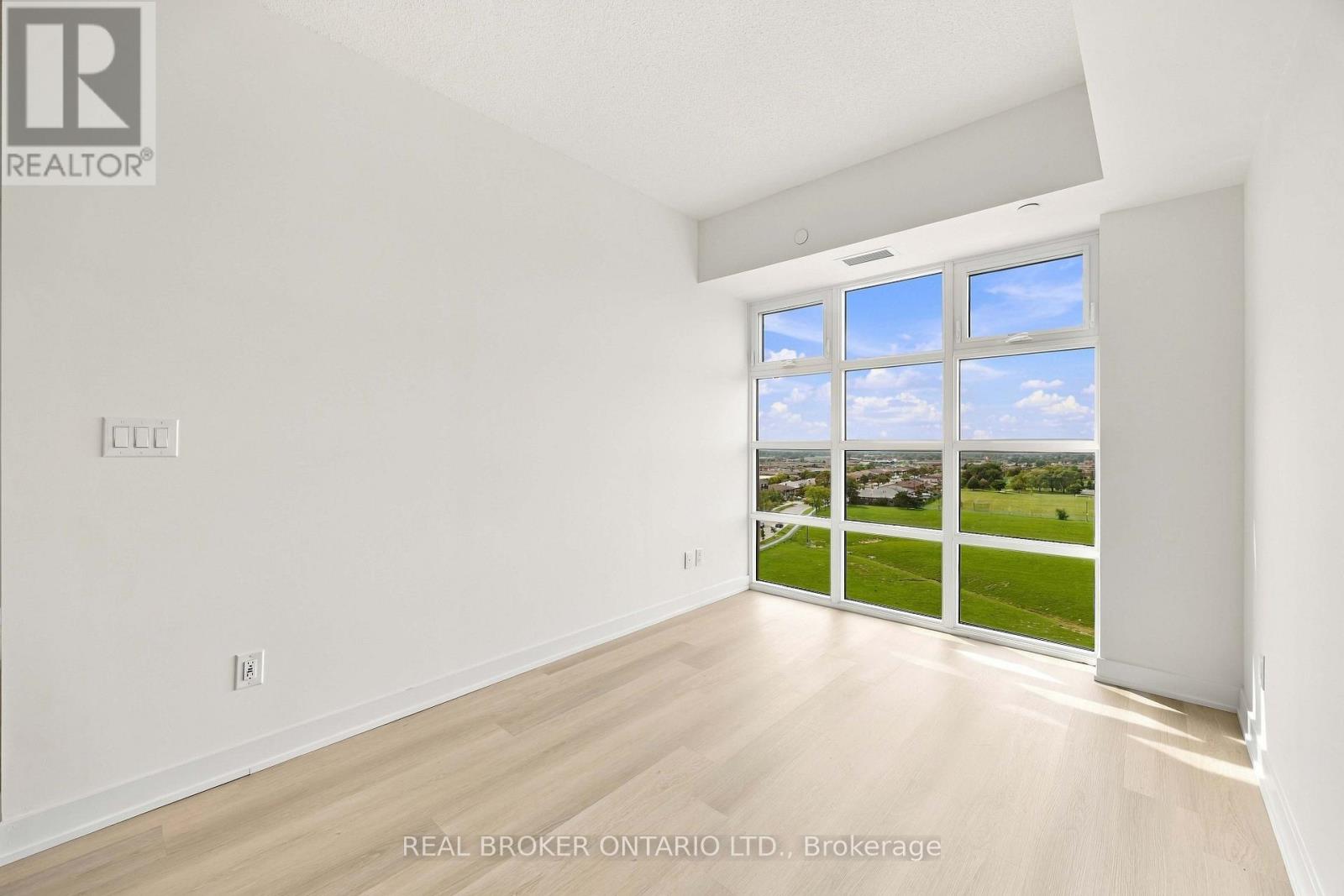 915 - 2825 Jane Street, Toronto, Ontario M3N 0A8 - Photo 1 - W13778334