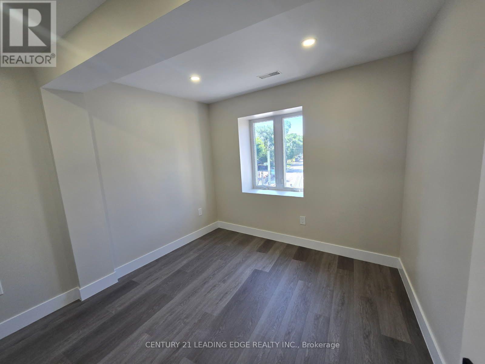 3030 Dundas Street, Toronto, Ontario M6P 1Z3 - Photo 6 - W13778336