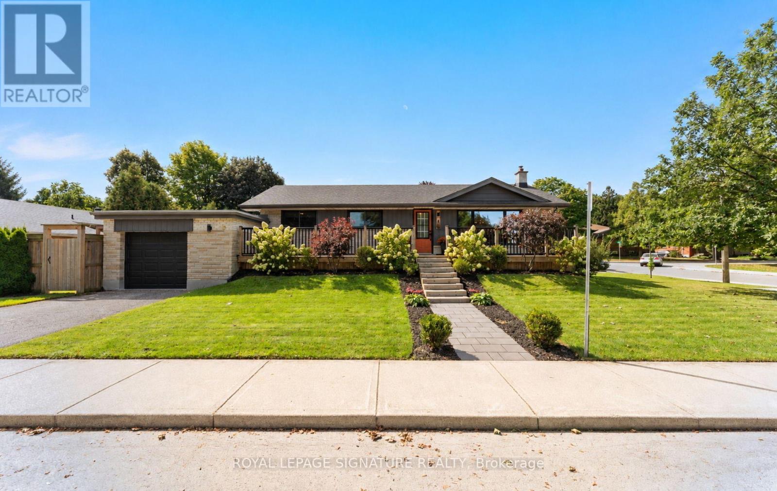 4 ALGOMA CRESCENT, Hamilton, Ontario