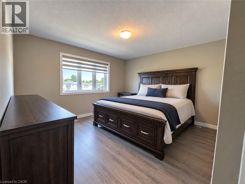 901 Robert Ferrie Drive, Kitchener, Ontario  N2R 0P2 - Photo 10 - 40861155