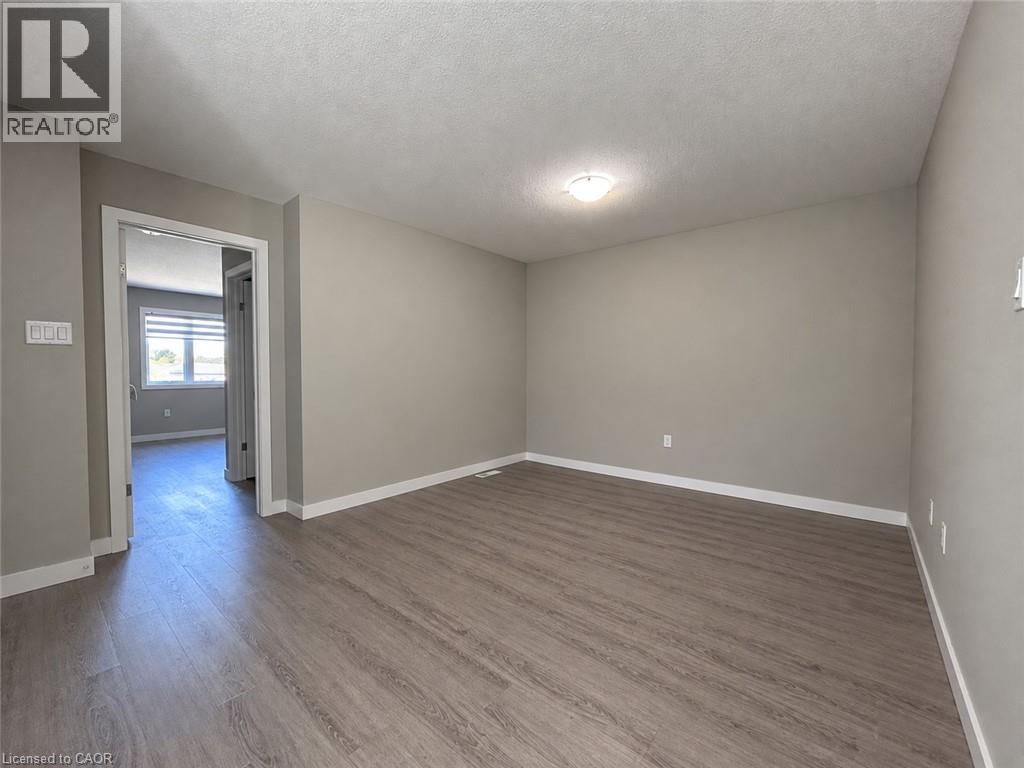 901 Robert Ferrie Drive, Kitchener, Ontario  N2R 0P2 - Photo 12 - 40861155