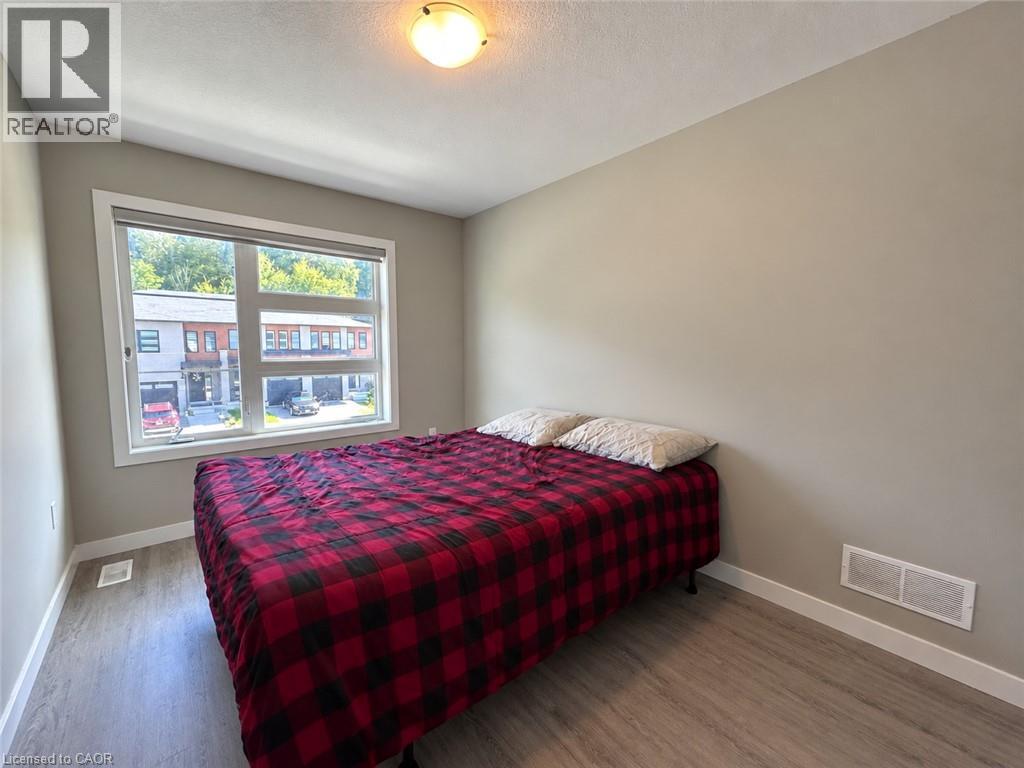 901 Robert Ferrie Drive, Kitchener, Ontario  N2R 0P2 - Photo 15 - 40861155