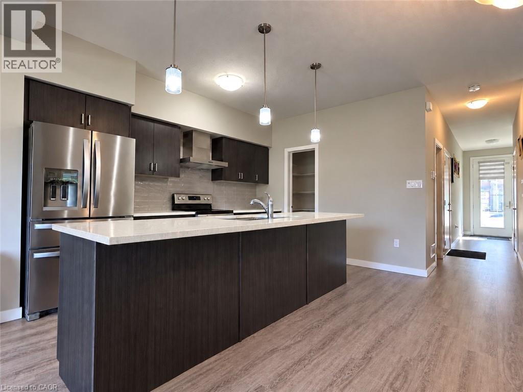 901 Robert Ferrie Drive, Kitchener, Ontario  N2R 0P2 - Photo 3 - 40861155