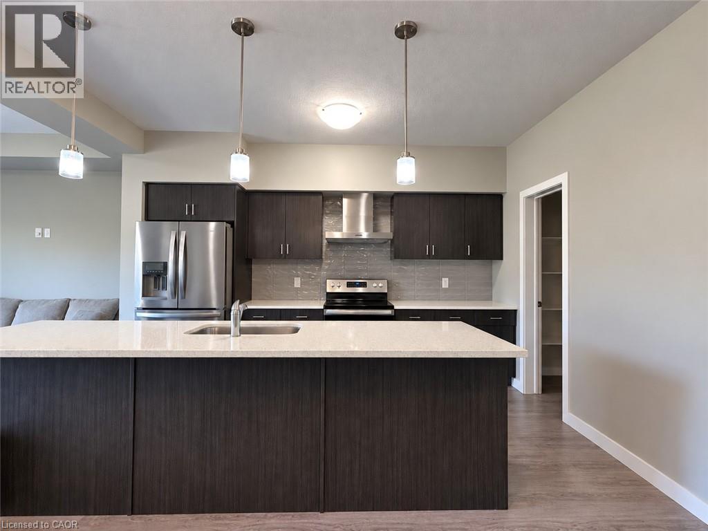 901 Robert Ferrie Drive, Kitchener, Ontario  N2R 0P2 - Photo 4 - 40861155