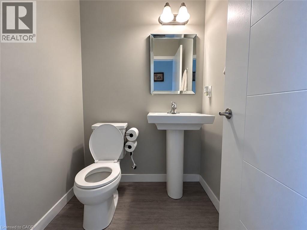 901 Robert Ferrie Drive, Kitchener, Ontario  N2R 0P2 - Photo 8 - 40861155