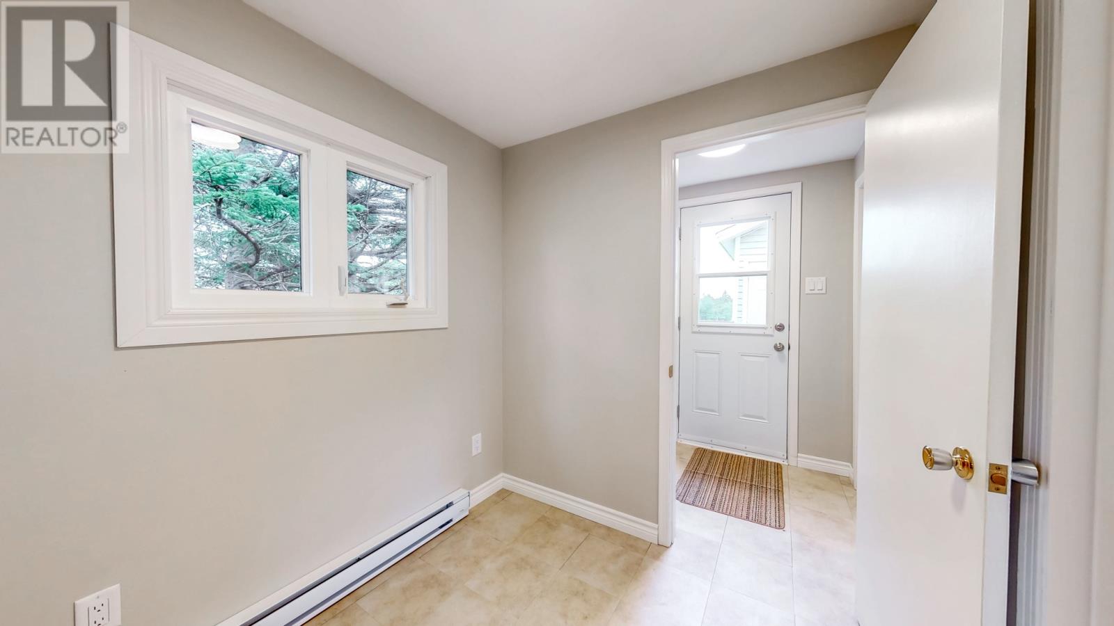 25 Back Road, Flatrock — photo 12