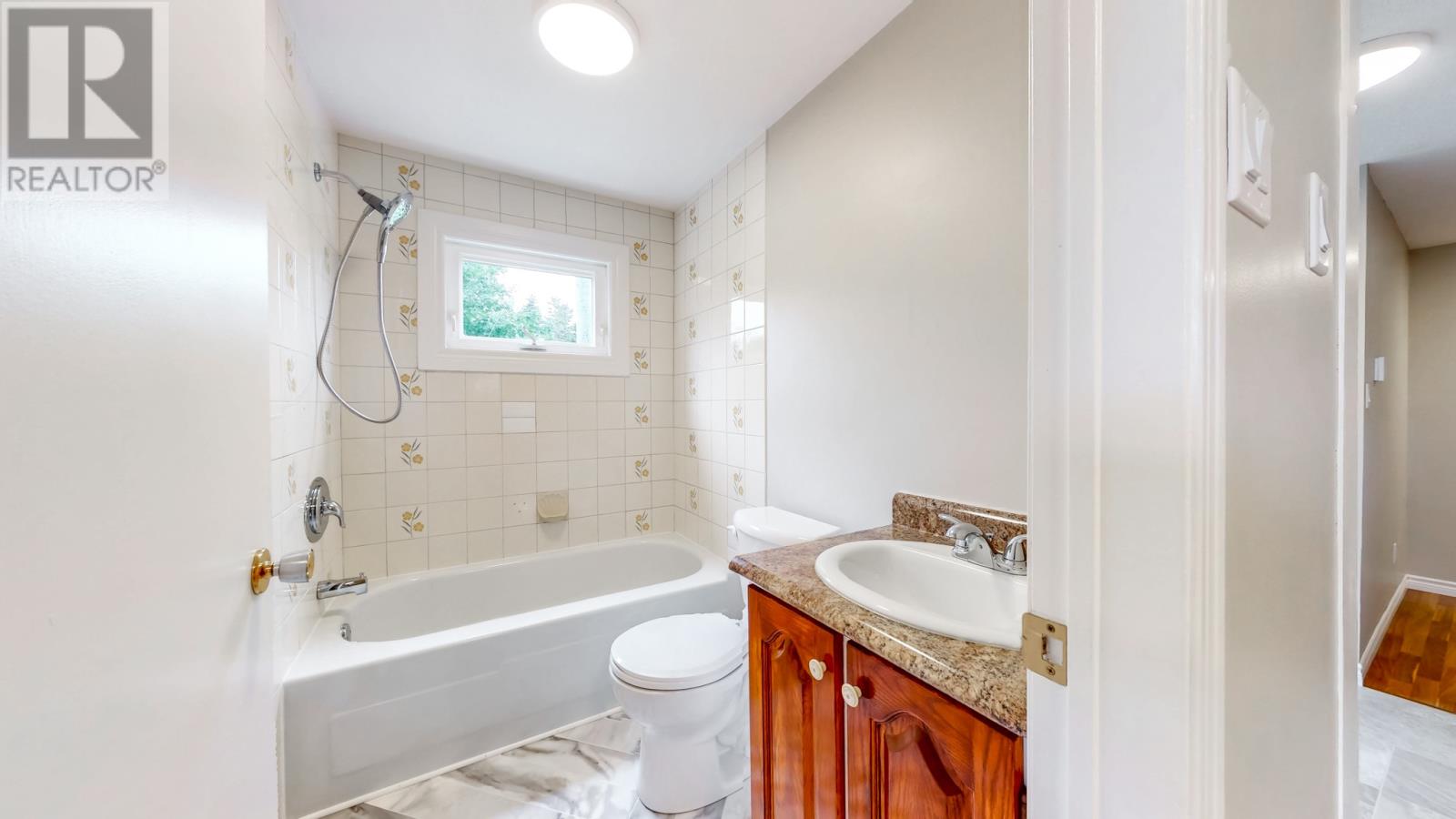 25 Back Road, Flatrock — photo 14