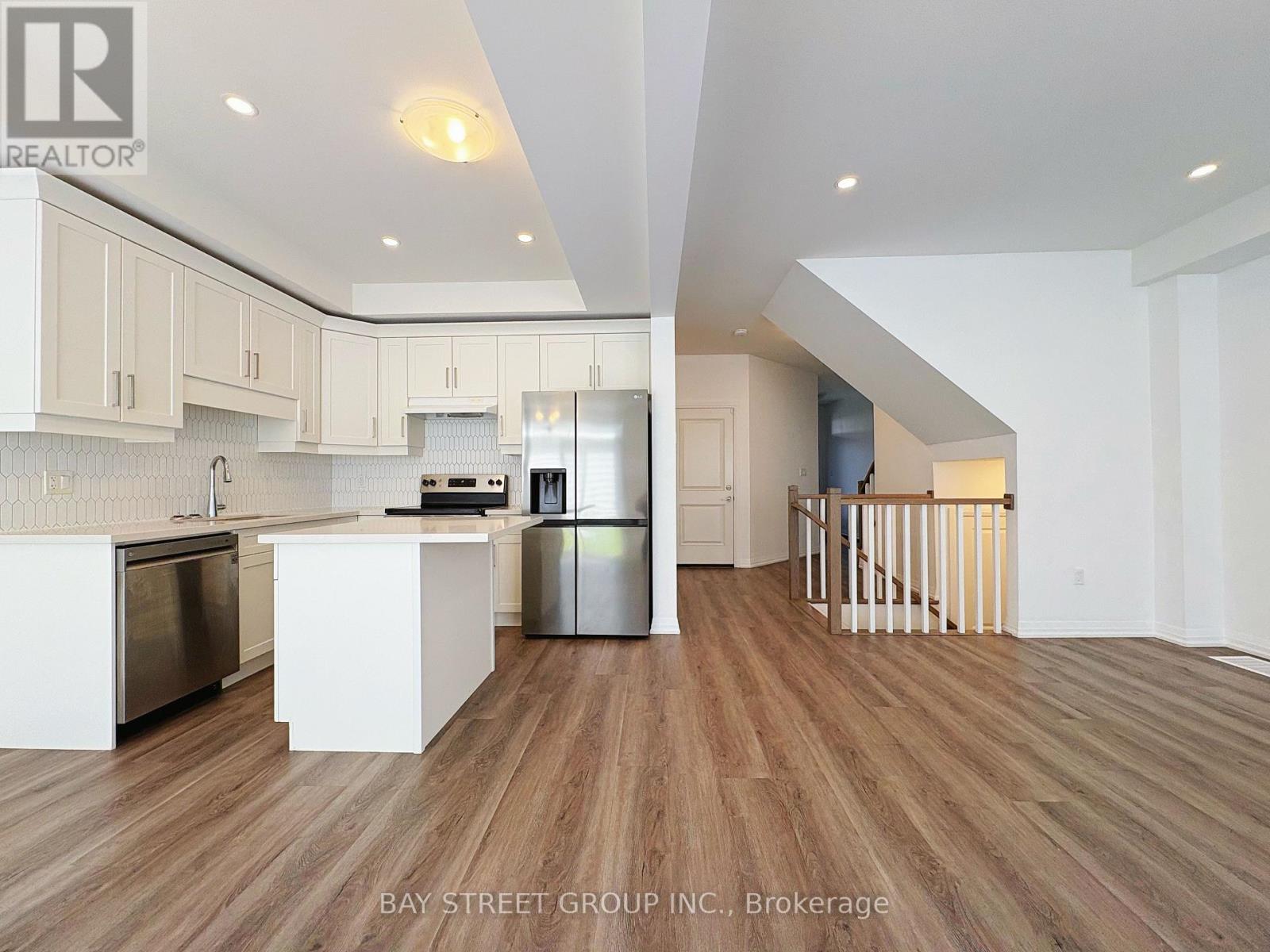 7405 Matteo Drive, Niagara Falls, Ontario  L2H 2Y6 - Photo 2 - X13778534