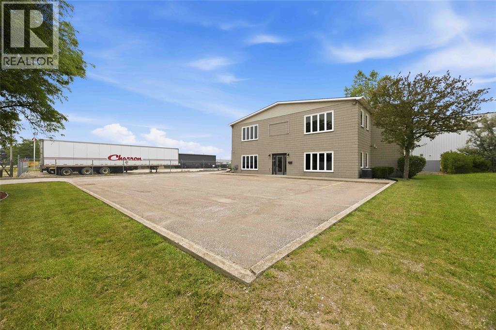 775 ROPER STREET photo 4