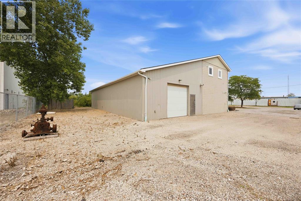775 ROPER STREET photo 6
