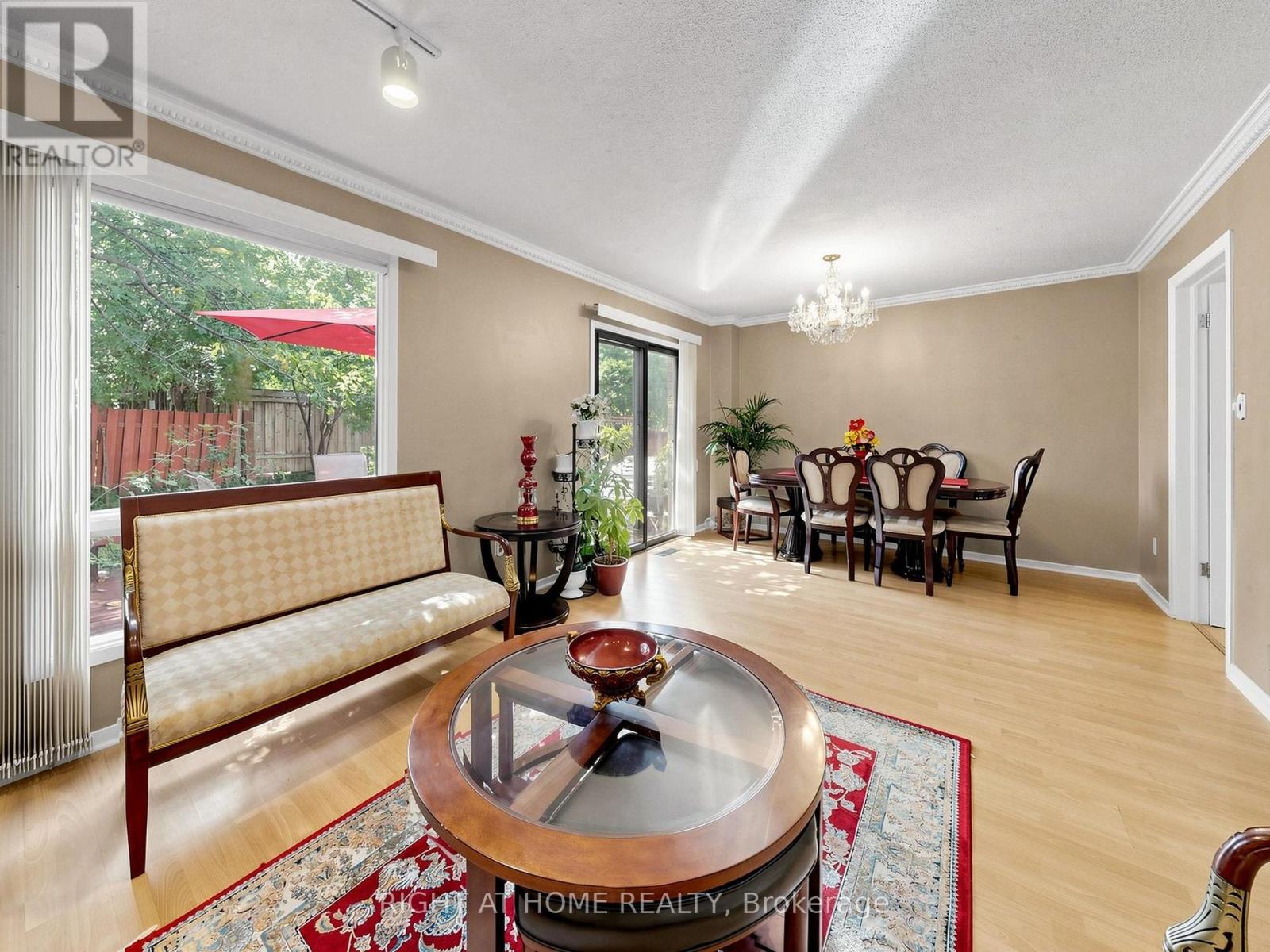131 Castle Rock Drive, Richmond Hill, Ontario  L4C 6A1 - Photo 10 - N13778488