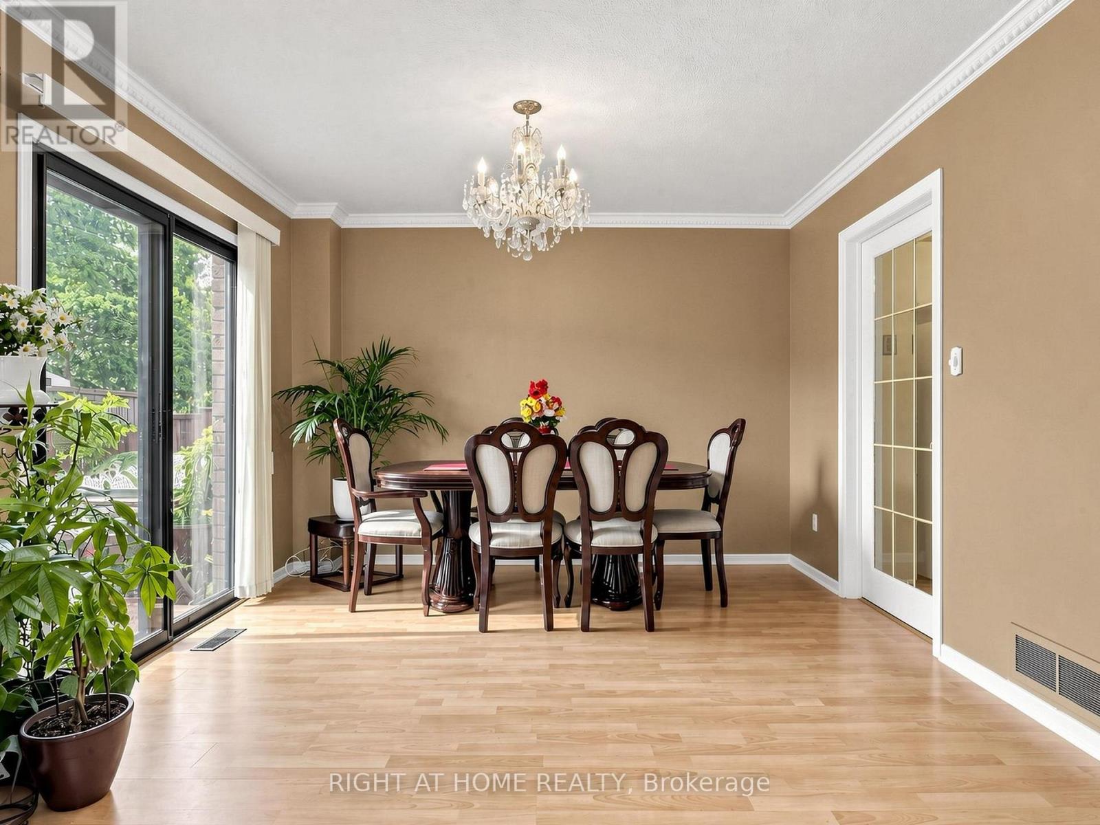 131 Castle Rock Drive, Richmond Hill, Ontario  L4C 6A1 - Photo 11 - N13778488