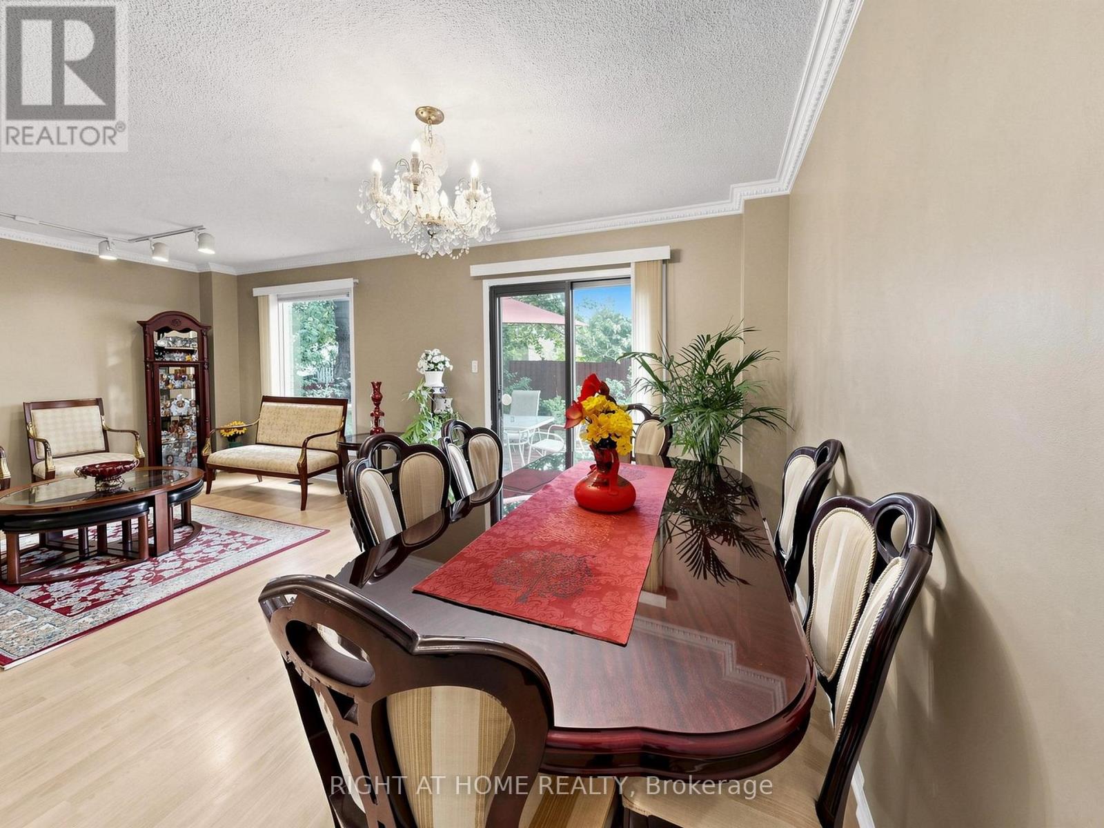 131 Castle Rock Drive, Richmond Hill, Ontario  L4C 6A1 - Photo 14 - N13778488