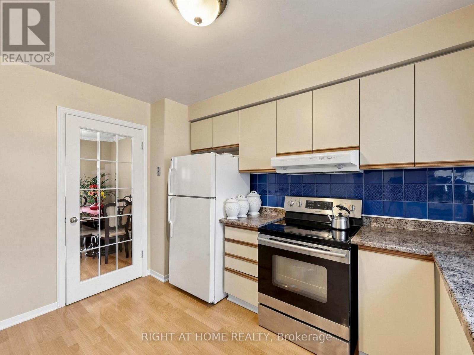 131 Castle Rock Drive, Richmond Hill, Ontario  L4C 6A1 - Photo 16 - N13778488