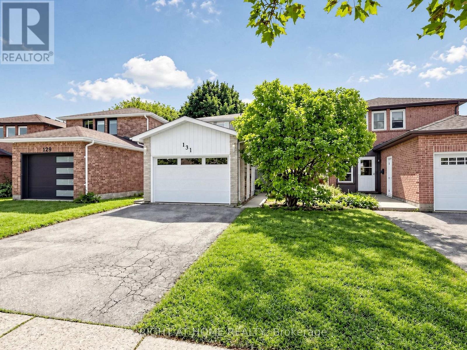 131 Castle Rock Drive, Richmond Hill, Ontario  L4C 6A1 - Photo 2 - N13778488