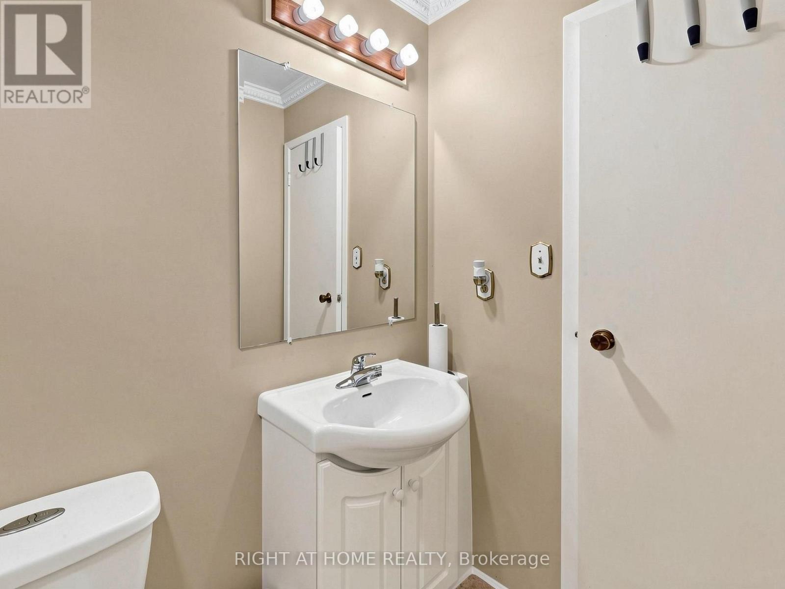 131 Castle Rock Drive, Richmond Hill, Ontario  L4C 6A1 - Photo 21 - N13778488
