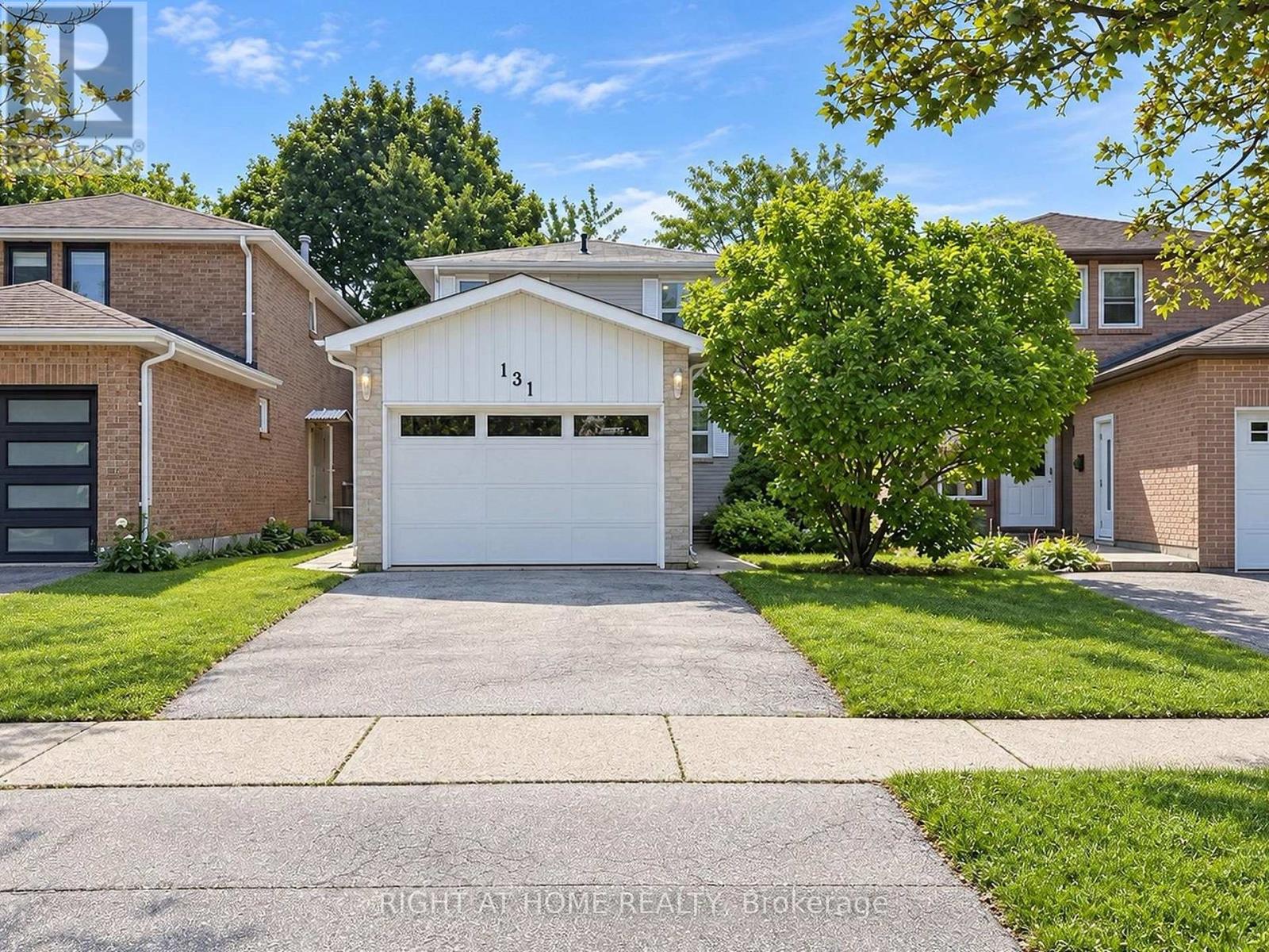 131 Castle Rock Drive, Richmond Hill, Ontario  L4C 6A1 - Photo 4 - N13778488